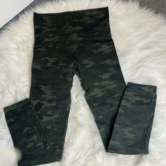 SPANX Look at me Now Camo Leggings - Picture 3 of 8